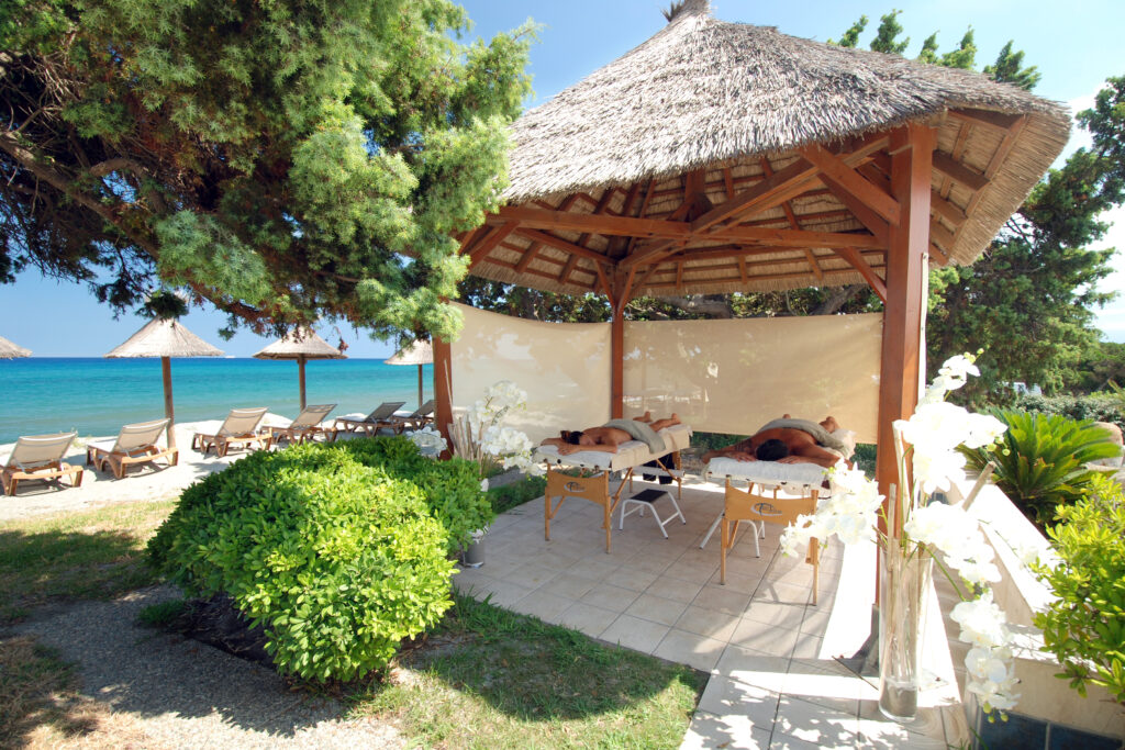 faite vous masser au centre spa & resort Rivabella en corse